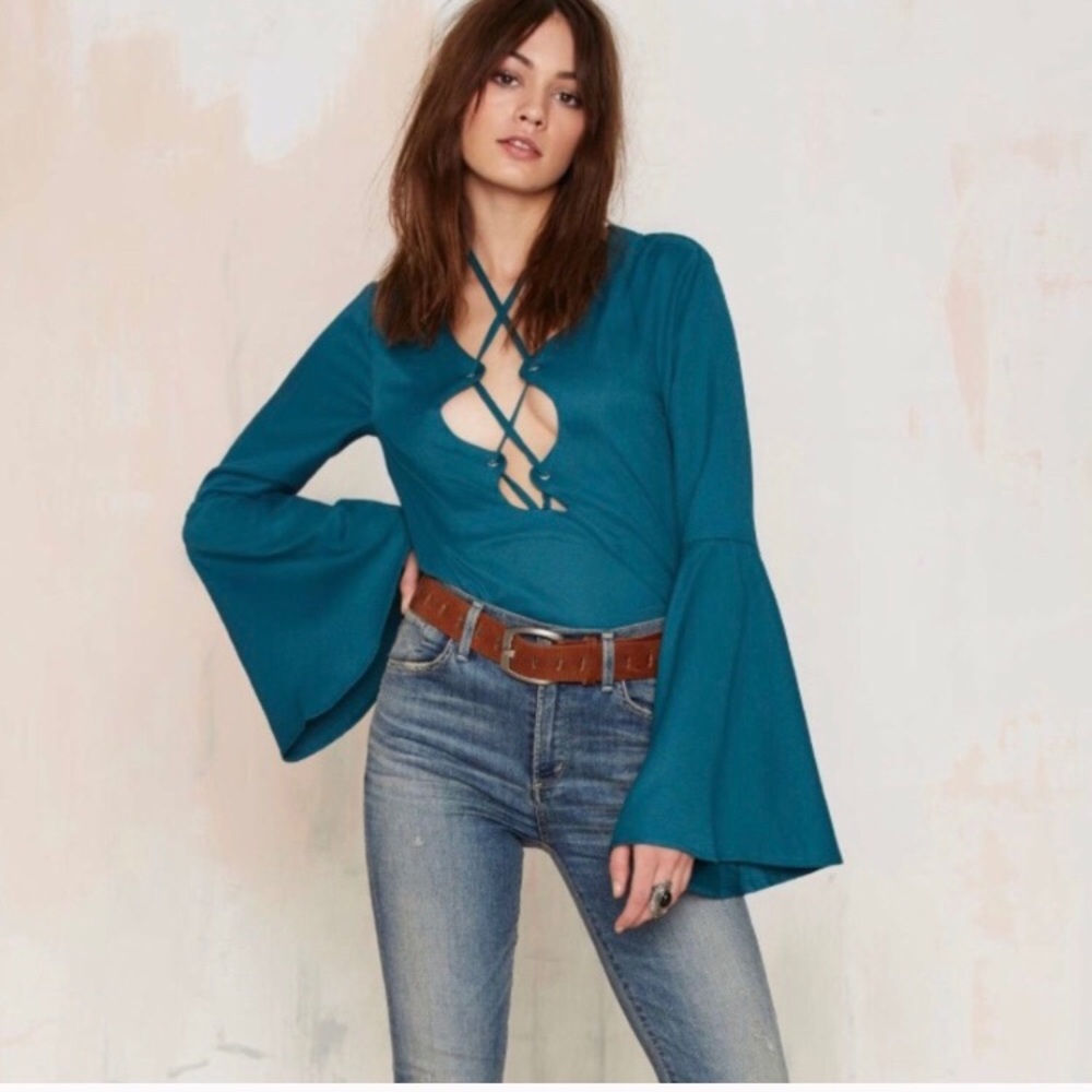 Bell sleeve top